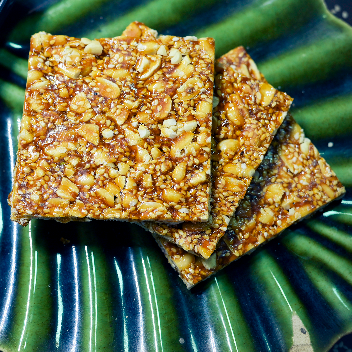 Crunchy Double Mazza Peanut Chikki (500g) shreeshyamtilpatti 