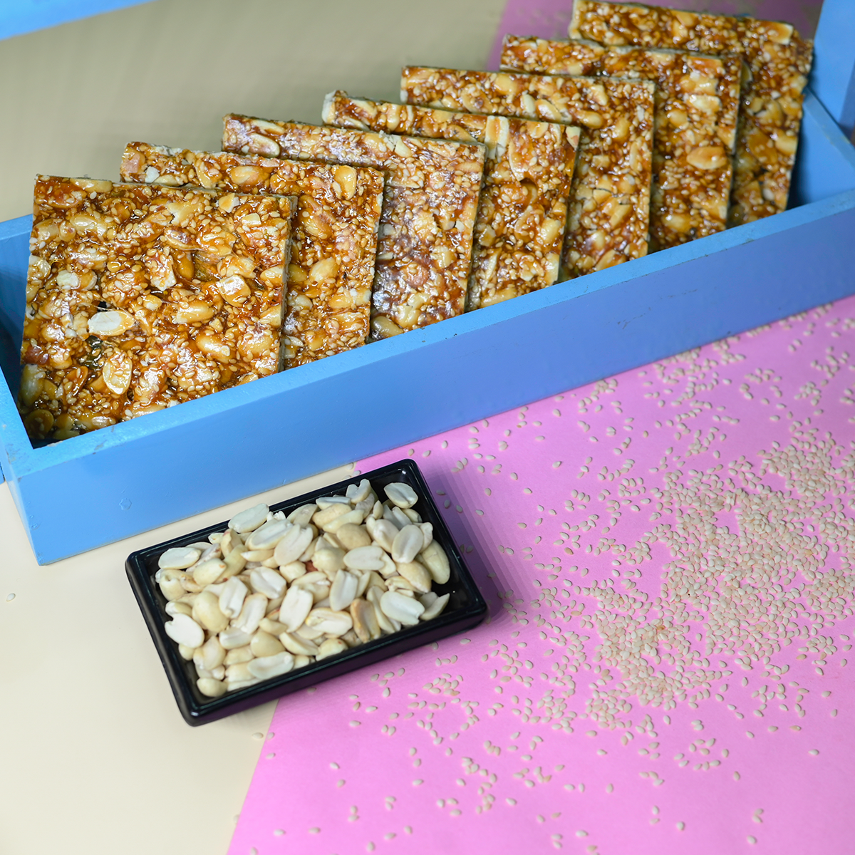 Crunchy Double Mazza Peanut Chikki (500g) shreeshyamtilpatti 